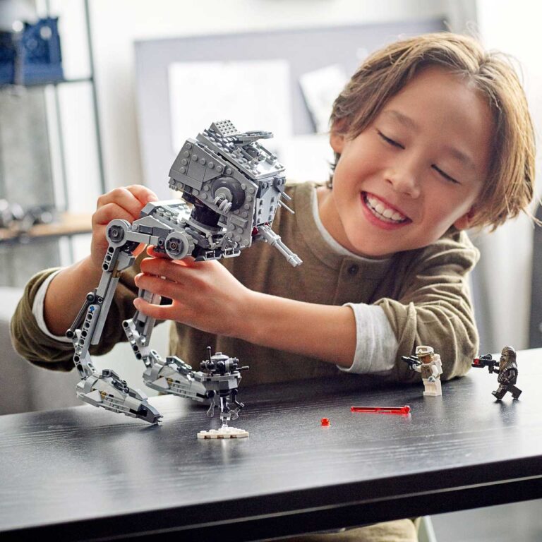 LEGO 75322 Star Wars Hoth AT-ST - LEGO 75322 Lifestyle cons crop