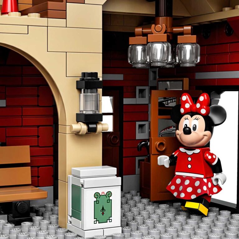 LEGO 71044 Disney trein en station - LEGO 71044 INT 4