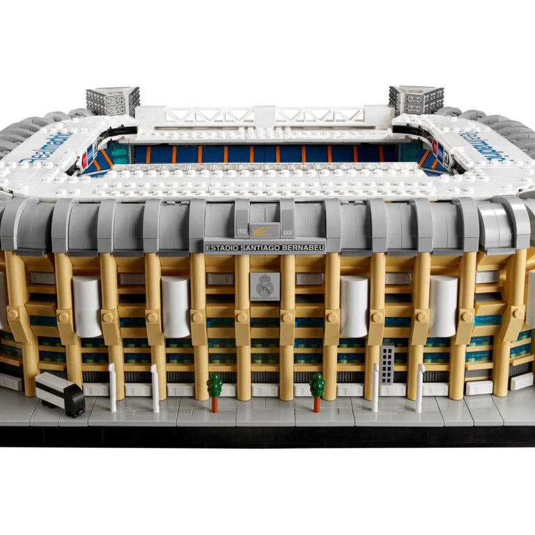 LEGO 10299 Creator Expert Santiago Bernabeu Stadium - Madrid - LEGO 10299 alt2