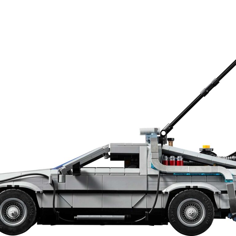 LEGO 10300 Creator Back to the Future Time Machine - LEGO 10300 4