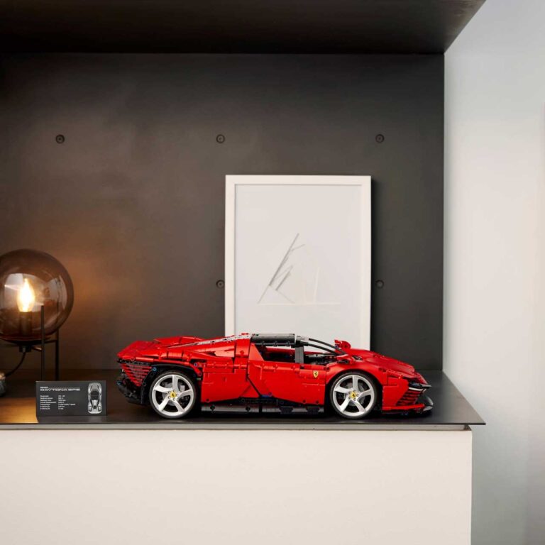 LEGO 42143 Technic Ferrari Daytona SP3 - LEGO 42143 alt8 1