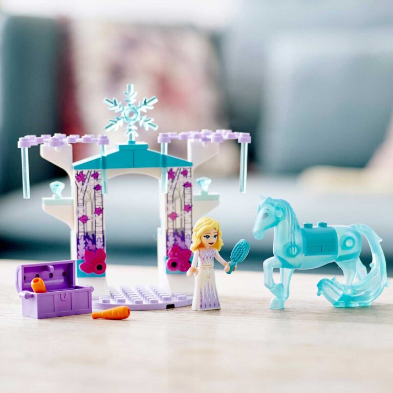 LEGO 43209 Disney Frozen Elsa en de Nokk ijsstal - LEGO 43209 INT 4