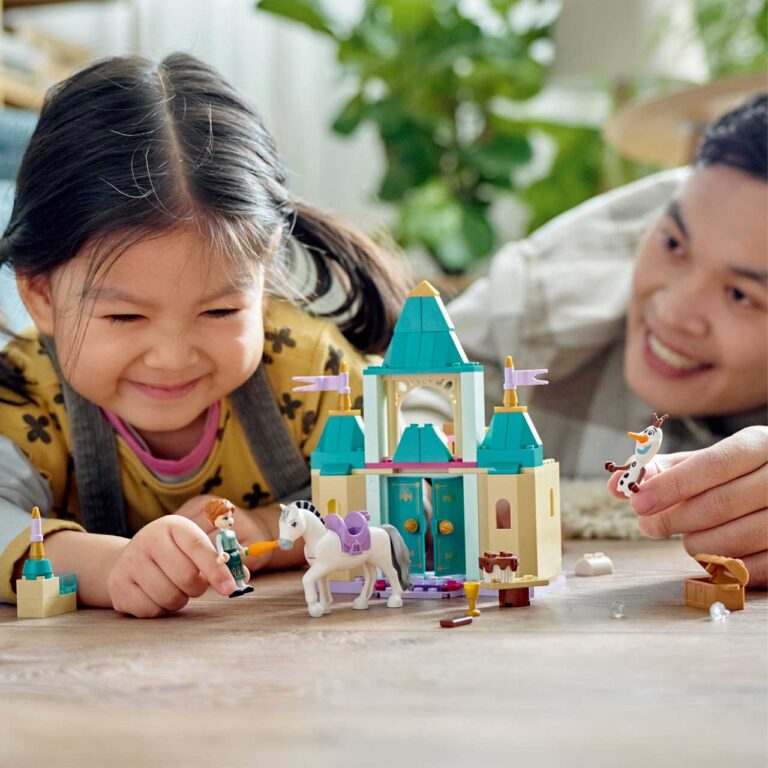 LEGO 43204 Disney Frozen Anna en Olaf Plezier in het kasteel - LEGO 43204 alt6