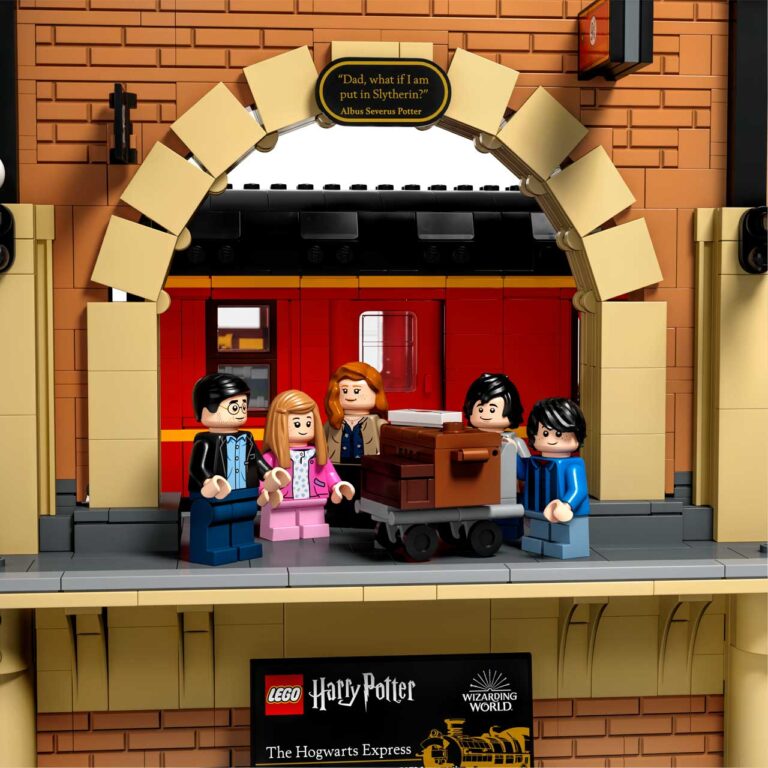 LEGO 76405 Harry Potter Zweinstein Express - LEGO 76405 alt3