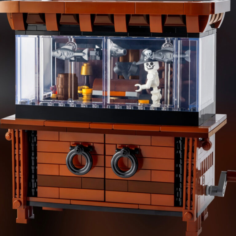 LEGO 910015 Bricklink Clockwork Aquarium - LEGO 910015 build front3
