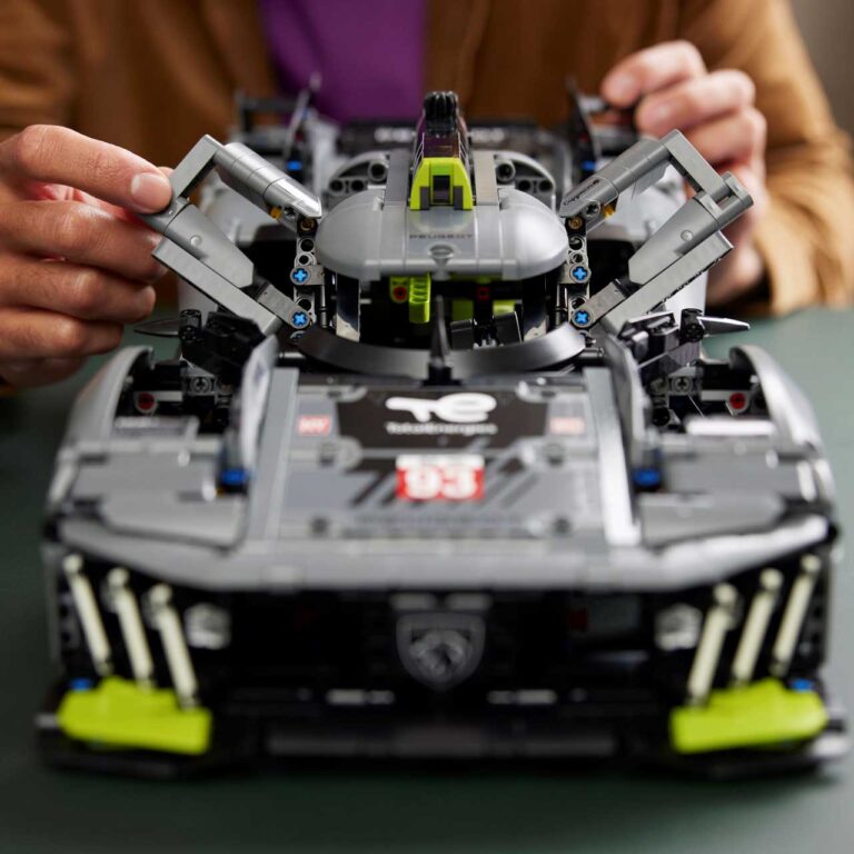 LEGO 42156 Technic Peugeot 9X8 Hypercar - 42156 alt5