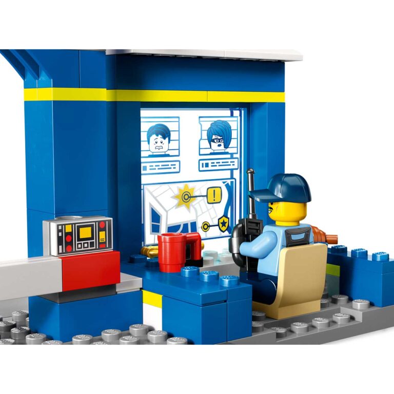 LEGO 60370 City Achtervolging politiebureau - LEGO 60370 alt2