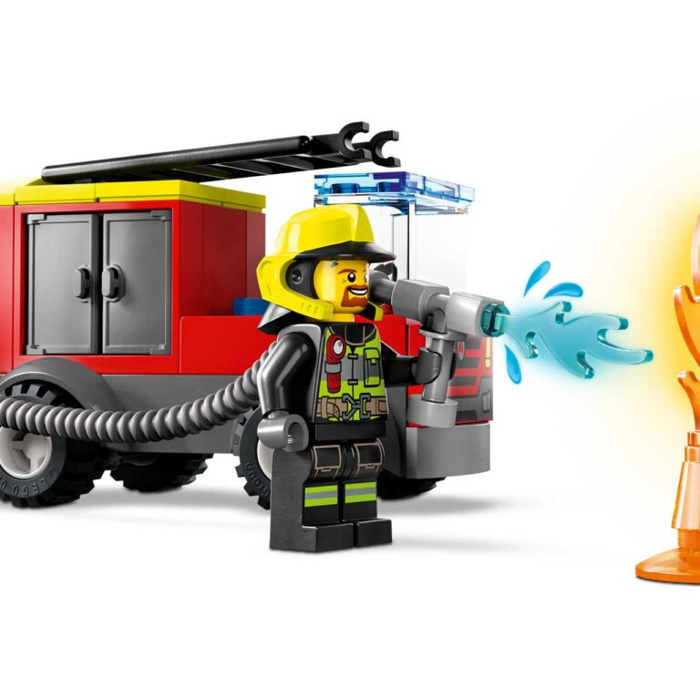 LEGO 60375 City De Brandweerkazerne en de Brandweerwagen - LEGO 60375 alt2