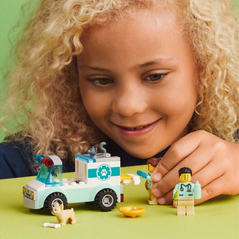 LEGO 60382 City Dierenarts reddingswagen - LEGO 60382 alt8