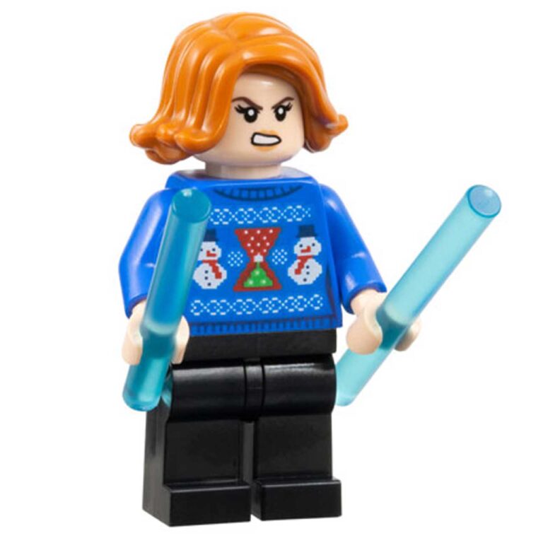 LEGO Marvel Black Widow in Holiday Sweater - LEGO 76267 8