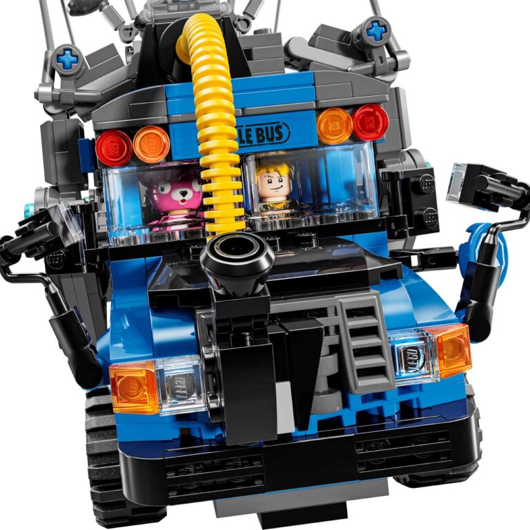 LEGO 77073 - Fortnite Battle Bus - LEGO 77073 Back 02 01